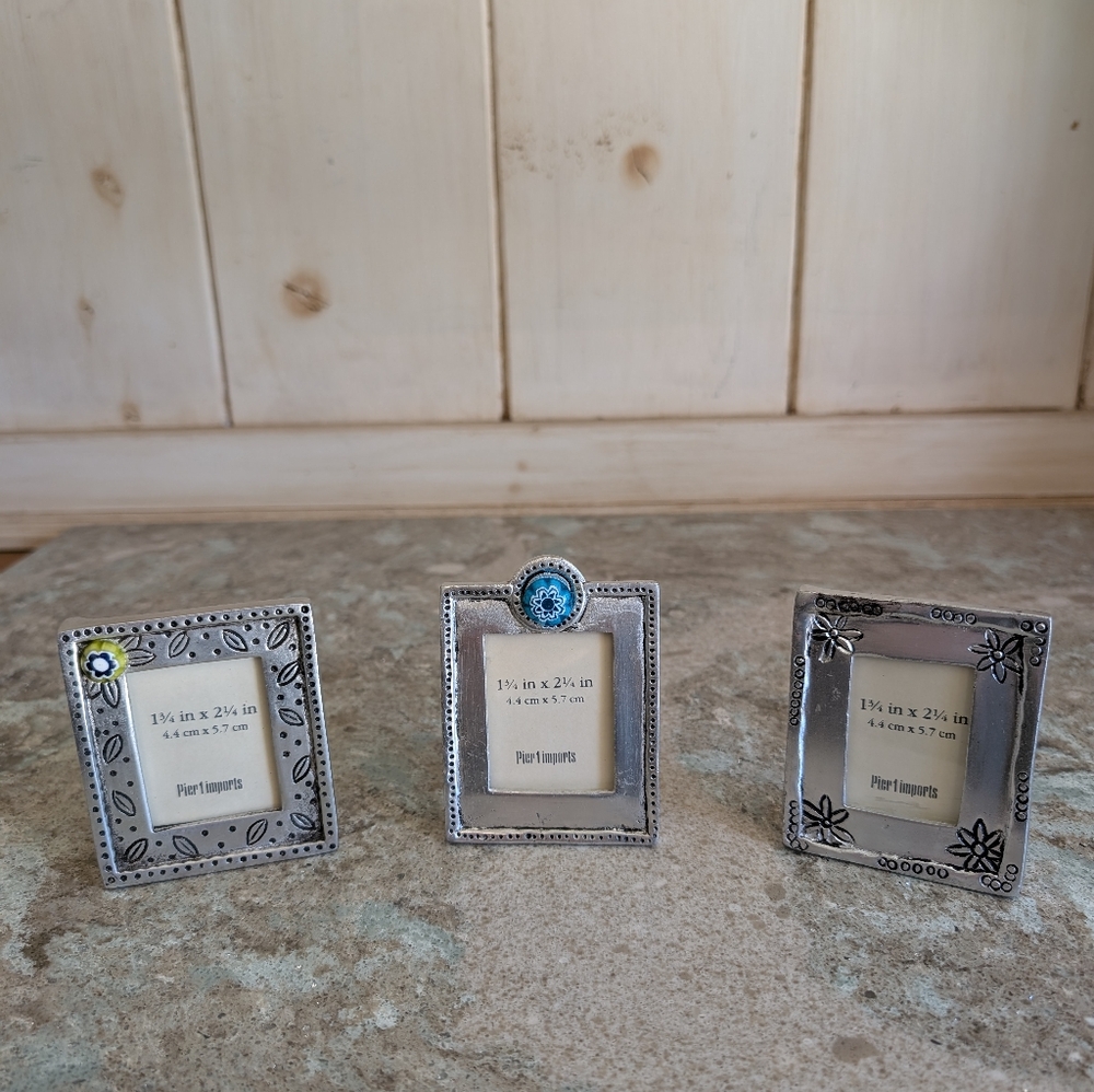 NIB Vintage Set of 3 Pier 1 Imports Desktop Frames Silver Tone 1.75” X 2.5”